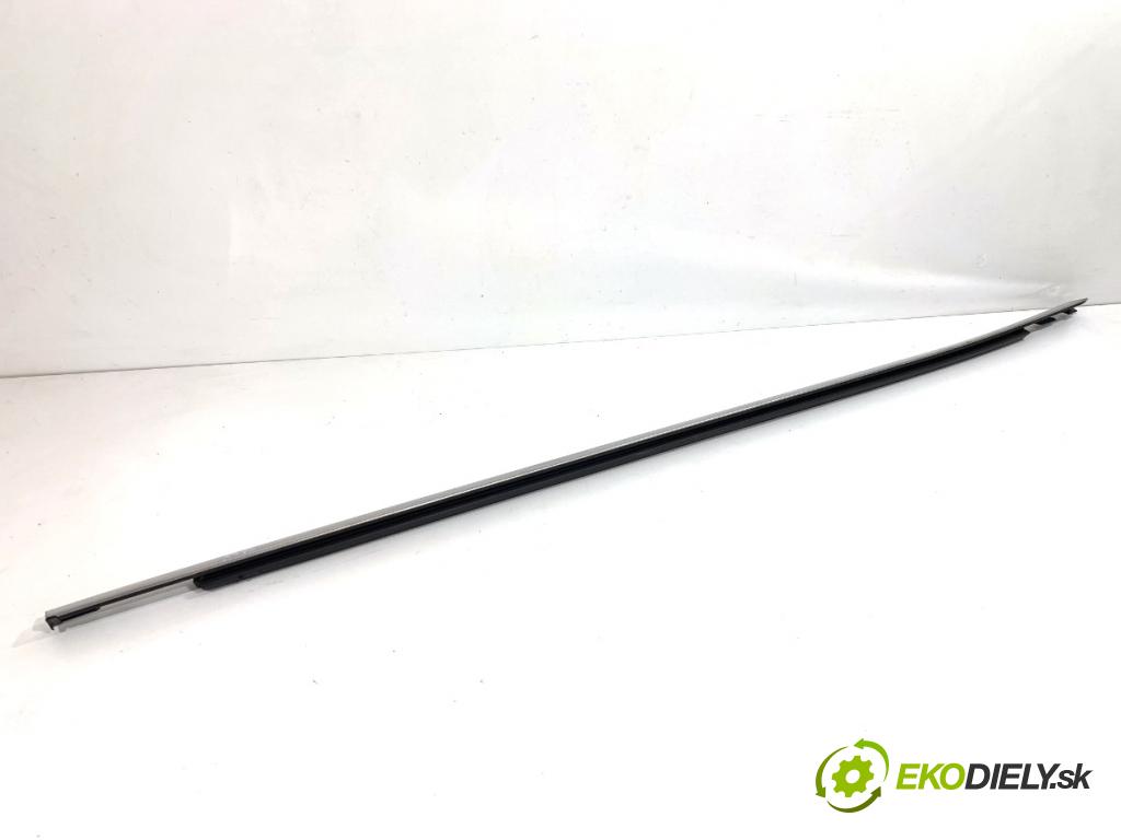 NISSAN QASHQAI J12 SUV 2024 103 kW 1.3 DIG-T 1332 lišta Sbírání: přední část pravý