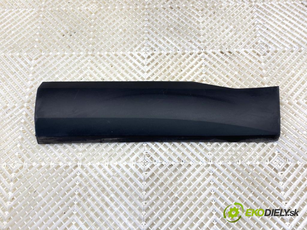 NISSAN QASHQAI J12 SUV 2024 103 kW 1.3 DIG-T 1332 lišta dveře levý zadní část 828716UA5A