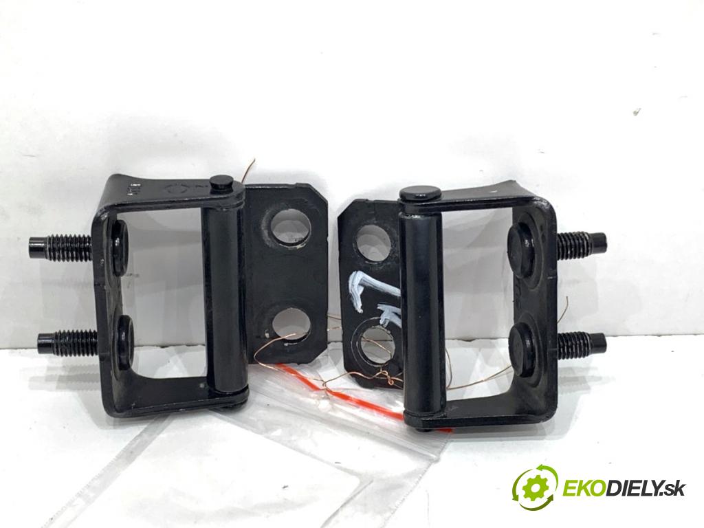 NISSAN QASHQAI J12 SUV 2024 103 kW 1.3 DIG-T 1332 závesky dverí zad