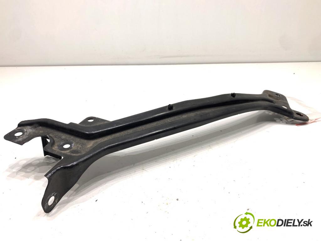 SKODA SUPERB III Kombi 2020 160 kW 1.4 TSI iV 1395 držiak PASA ľavy 3V0806929