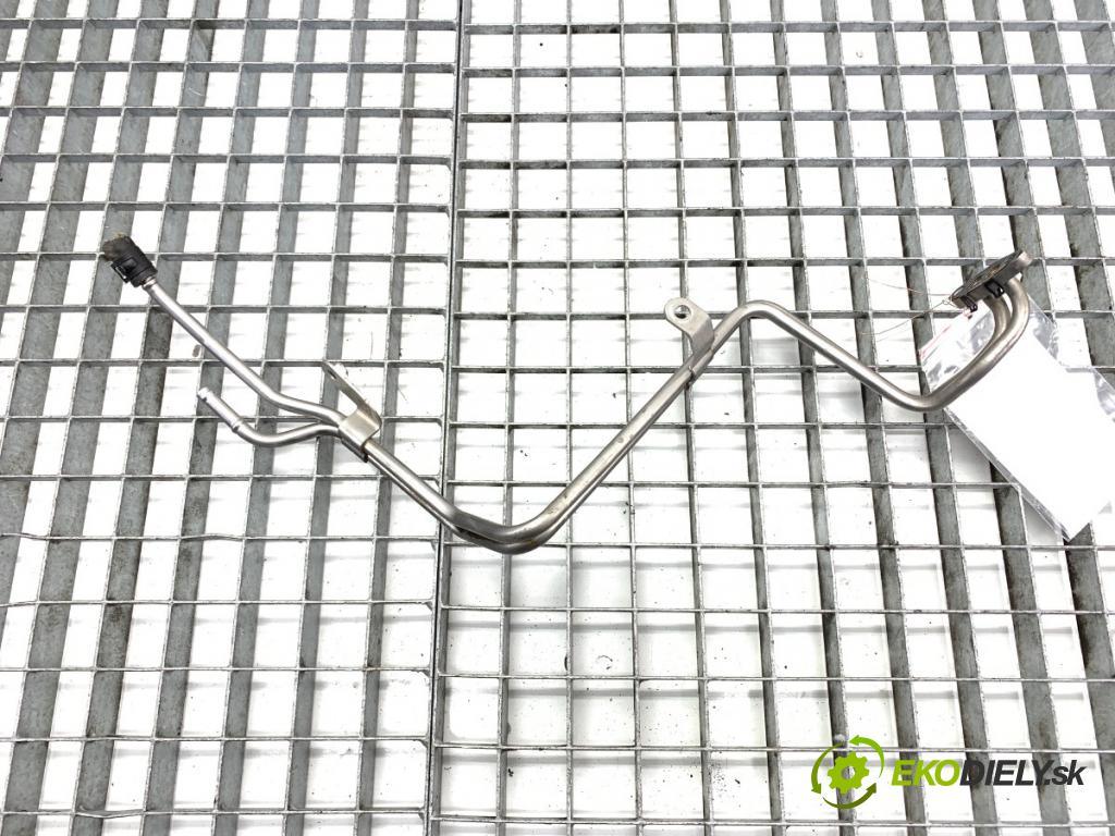 SKODA SUPERB III Kombi 2020 160 kW 1.4 TSI iV 1395 Rúra turba 04E122157AT