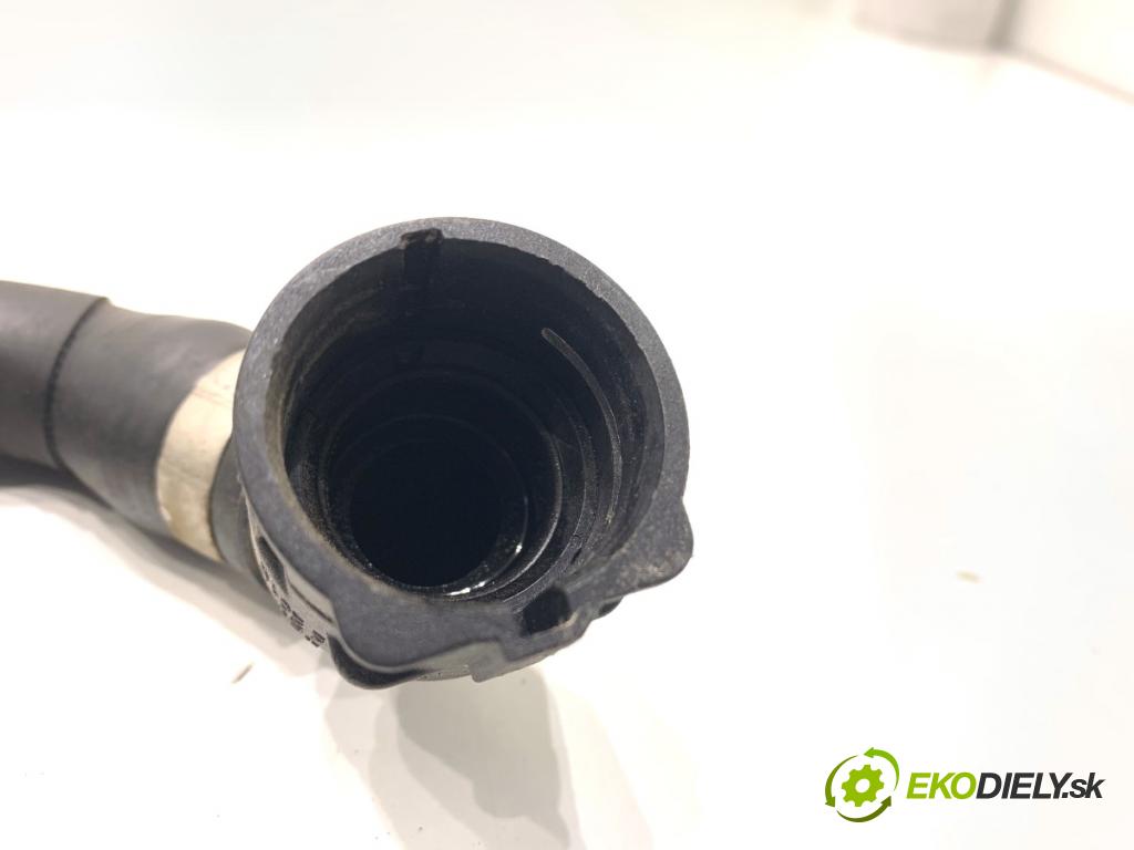 SKODA SUPERB III Kombi 2020 160 kW 1.4 TSI iV 1395 Rúra vody 3Q0122157AP