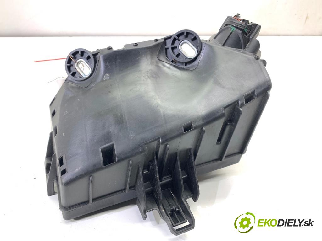 SKODA SUPERB III Kombi 2020 160 kW 1.4 TSI iV 1395 Skrinka poistková 5Q0907361D (Poistková skrinka)