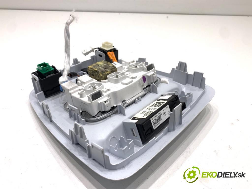 PEUGEOT 308 II liftback 2020 96 kW 1.2 THP 130 1199 světlo stropní 9677821577