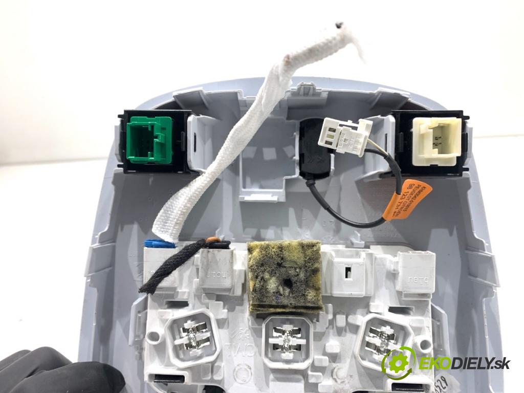 PEUGEOT 308 II liftback 2020 96 kW 1.2 THP 130 1199 světlo stropní 9677821577