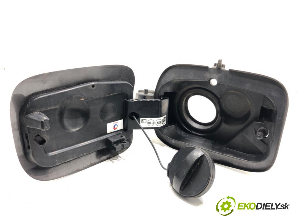 PEUGEOT 308 II liftback 2020 96 kW 1.2 THP 130 1199 dvířka nádrže paliva 9817504180 (Klika dveří ostatní)