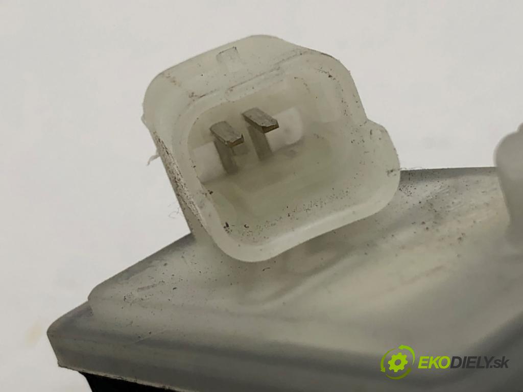 PEUGEOT 308 II liftback 2020 96 kW 1.2 THP 130 1199 dvířka nádrže paliva 9817504180 (Klika dveří ostatní)