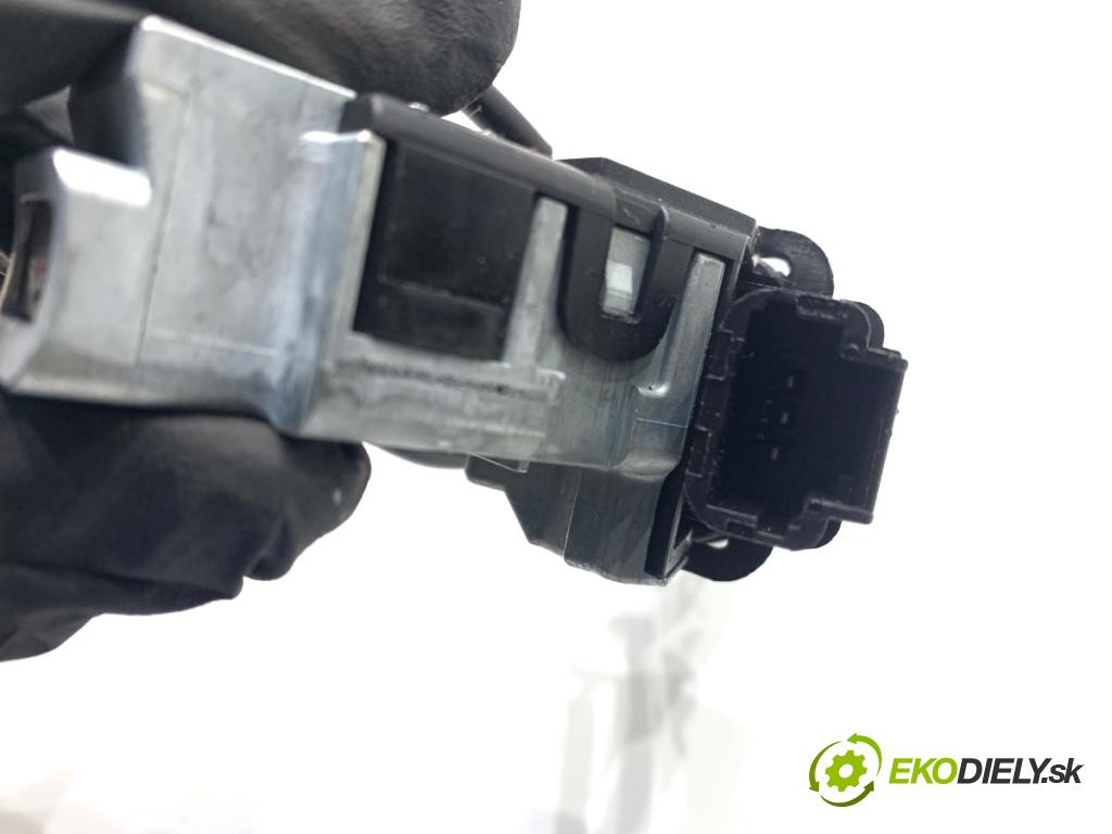 PEUGEOT 308 II liftback 2020 96 kW 1.2 THP 130 1199 spinačka 9673257480 (Spínacia skrinka)