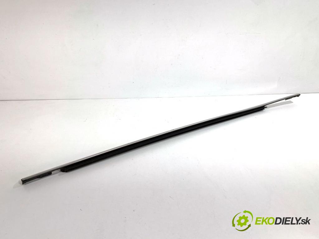 NISSAN QASHQAI J12 SUV 2024 103 kW 1.3 DIG-T 1332 lišta Sbírání: zadní část pravý