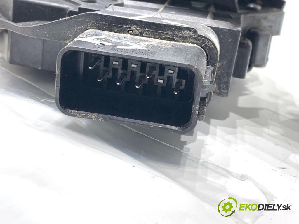 JAGUAR XF I sedan 2014 177 kW 2.0 1999 zámok dveře levý zadní část 8X2A-26413-BC