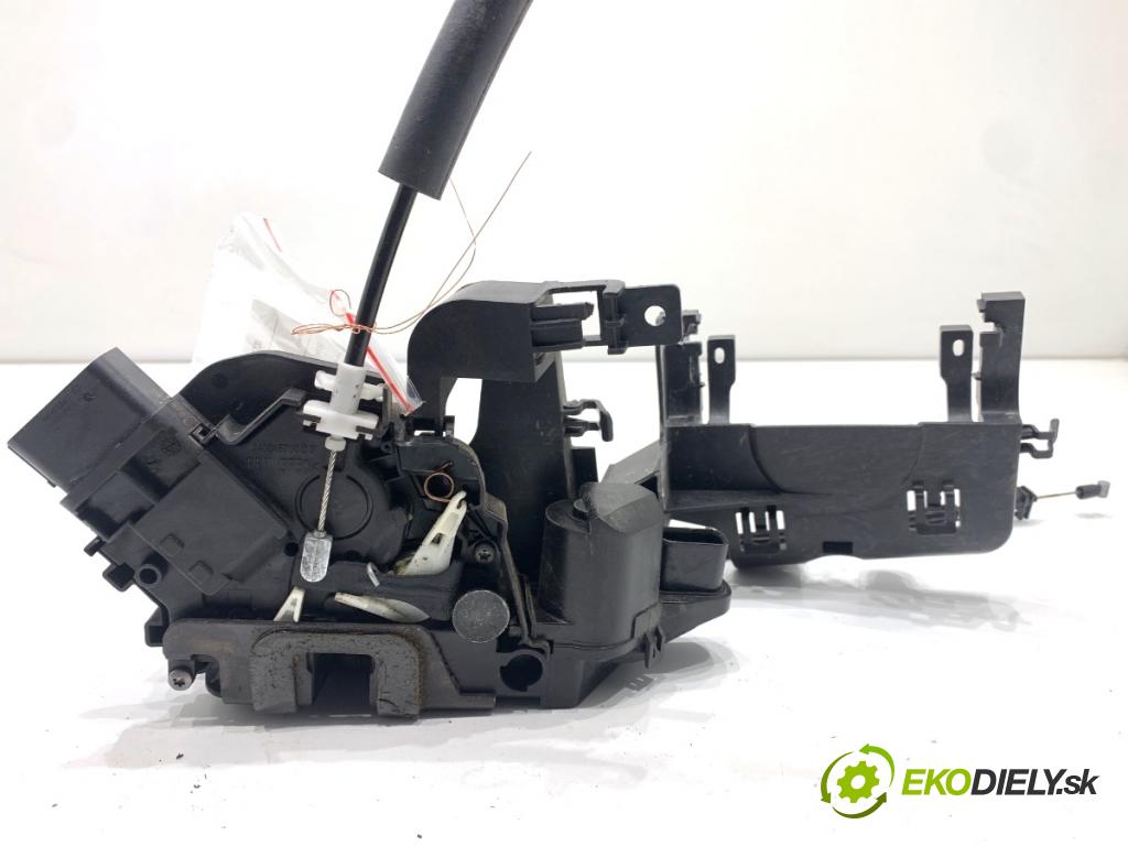 JAGUAR XF I sedan 2014 177 kW 2.0 1999 zámok Dvere pravy predný 8X23-203A28-BG