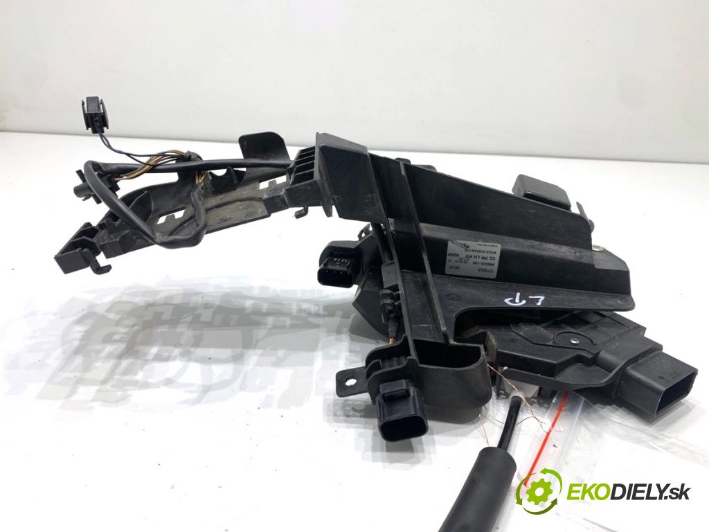 JAGUAR XF I sedan 2014 177 kW 2.0 1999 zámok dveře levý přední část 8X23-203A29-CG