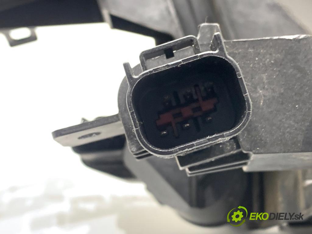 JAGUAR XF I sedan 2014 177 kW 2.0 1999 zámok dveře levý přední část 8X23-203A29-CG