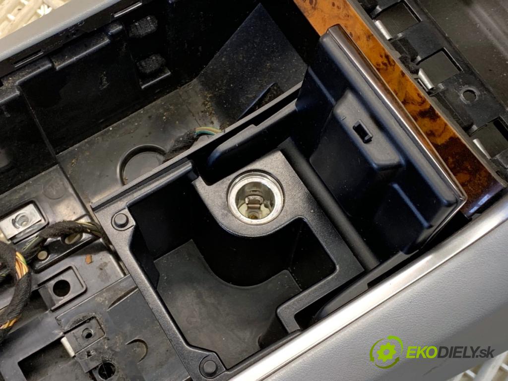 JAGUAR XF I sedan 2014 177 kW 2.0 1999 Tunel stredový (Stredový tunel)