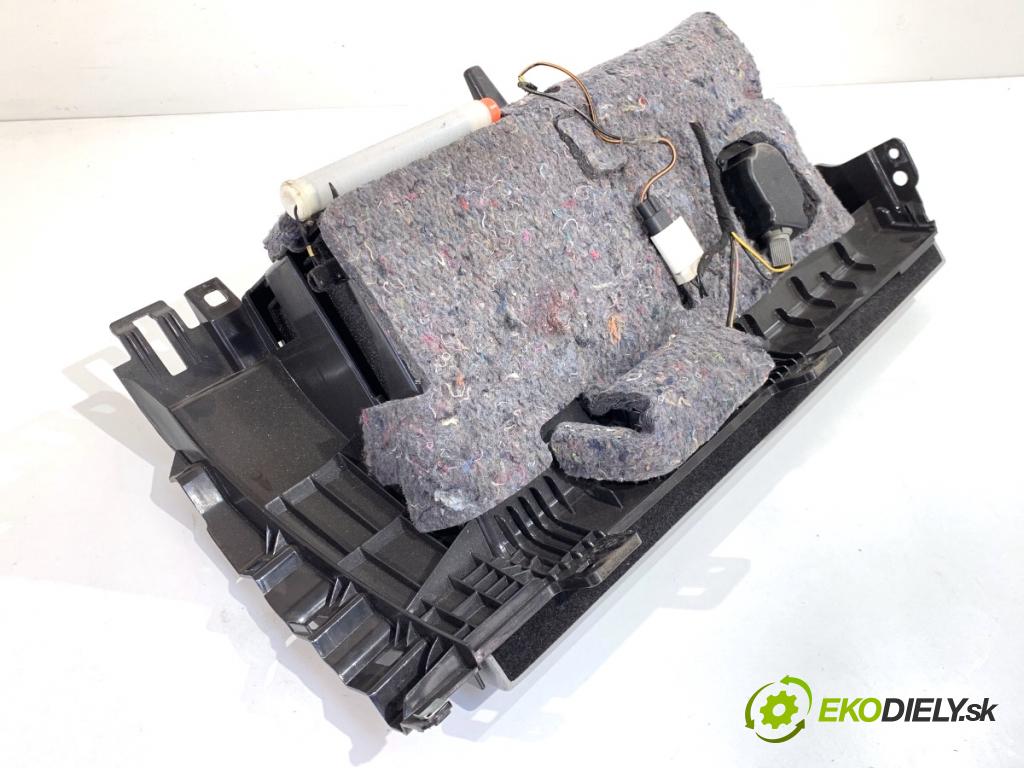 JAGUAR XF I sedan 2014 177 kW 2.0 1999 přihrádka kastlík spolujezdce  (Přihrádka (kastlík))