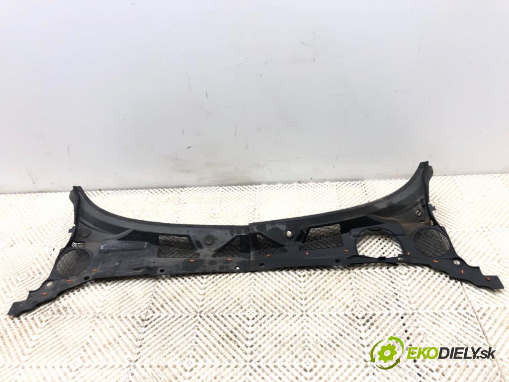 JAGUAR XF I sedan 2014 177 kW 2.0 1999 Torpédo, plast pod čelné okno CX23-F021B44-AA (Torpédo (plast pod čelným sklom))