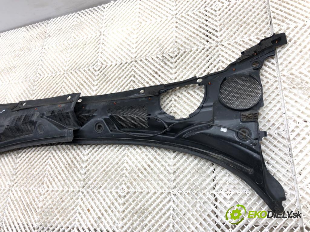 JAGUAR XF I sedan 2014 177 kW 2.0 1999 Torpédo, plast pod čelné okno CX23-F021B44-AA (Torpédo (plast pod čelným sklom))