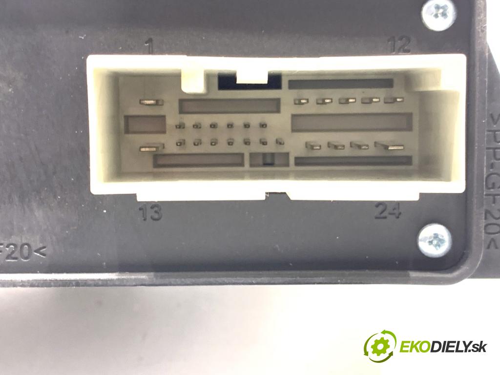 JAGUAR XF I sedan 2014 177 kW 2.0 1999 modul brzdy ruční brzdy 8W83-2C496-BD