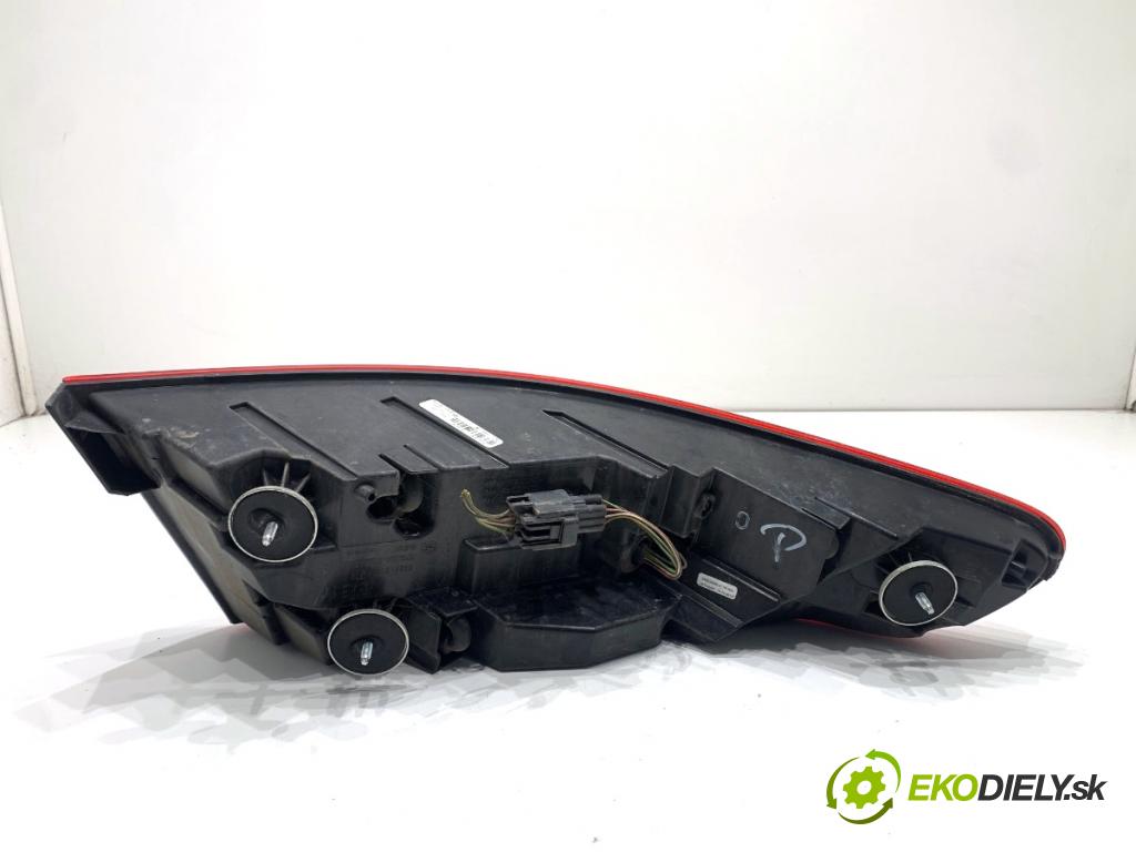 JAGUAR XF I sedan 2014 177 kW 2.0 1999 Svetlo pravy zad CX23-13404-AD