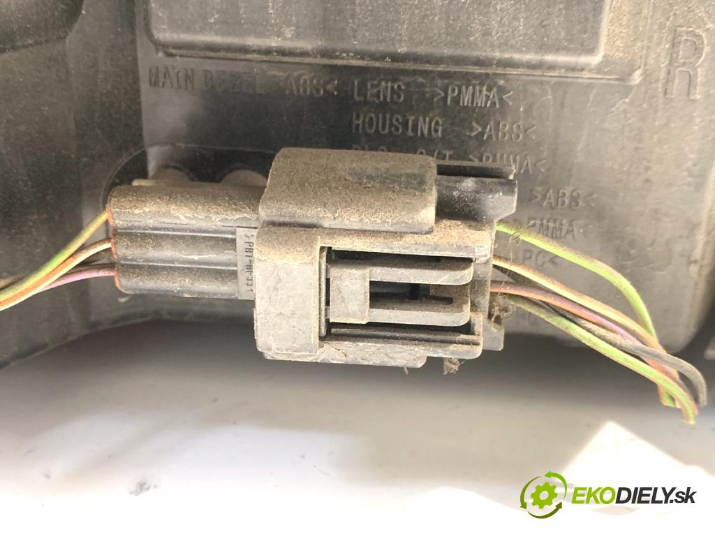 JAGUAR XF I sedan 2014 177 kW 2.0 1999 Svetlo pravy zad CX23-13404-AD