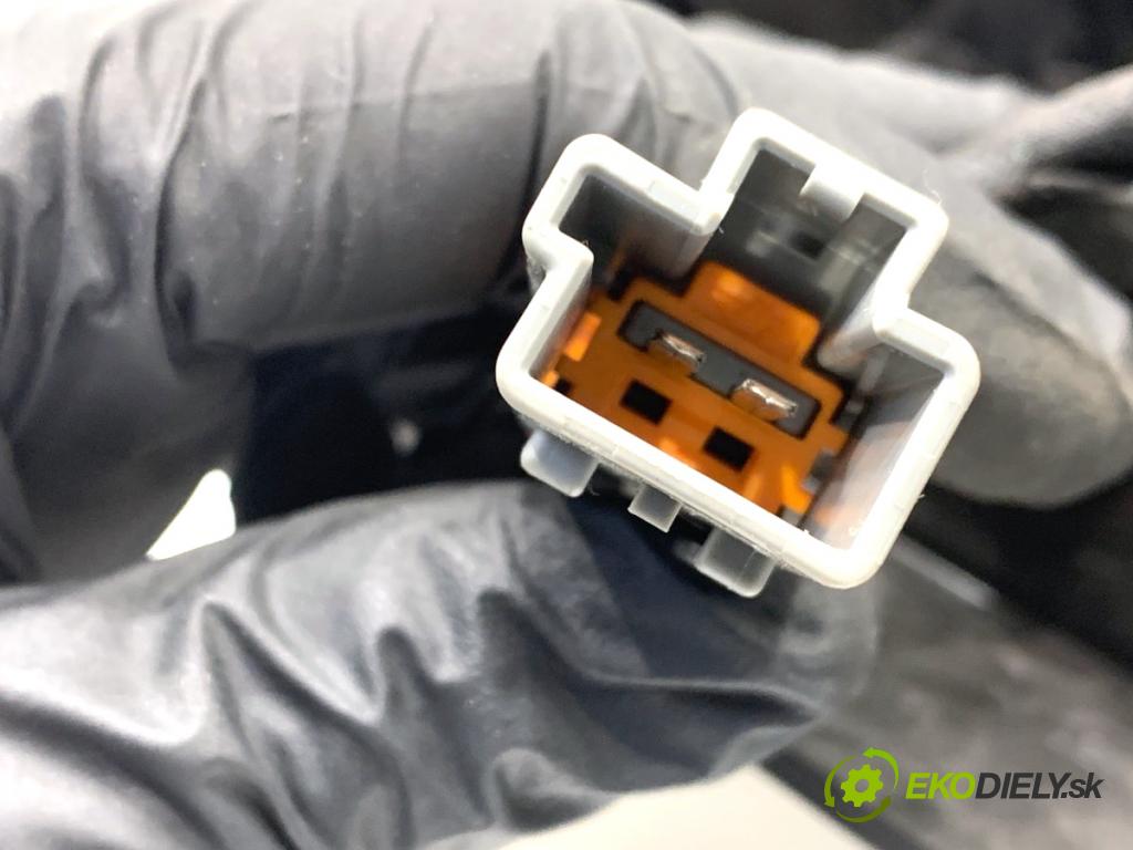 JAGUAR XF I sedan 2014 177 kW 2.0 1999 mří topení zadní část AX23-67846-A