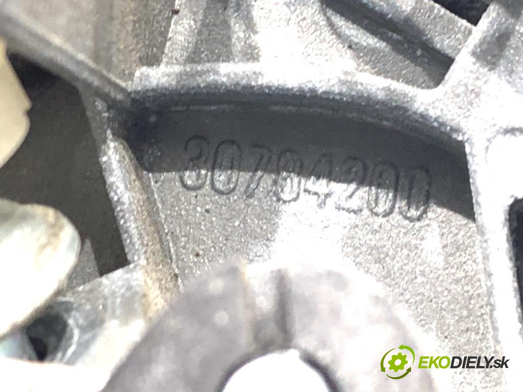 JAGUAR XF I sedan 2014 177 kW 2.0 1999 klika vnejší levý přední část