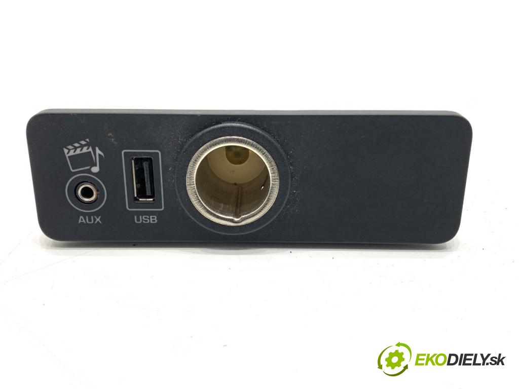 JAGUAR XF I sedan 2014 177 kW 2.0 1999 HNÍZDO: USB CPLA-19C166-CB