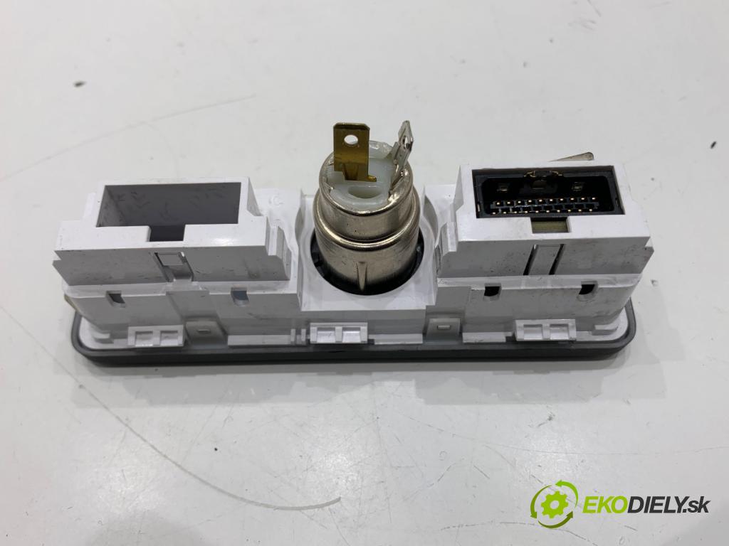 JAGUAR XF I sedan 2014 177 kW 2.0 1999 HNÍZDO: USB CPLA-19C166-CB