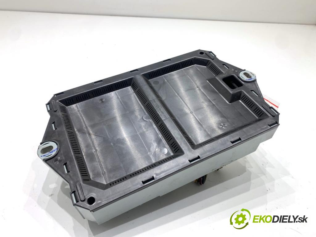 JAGUAR XF I sedan 2014 177 kW 2.0 1999 Skrinka poistková DX23-14D628-AH (Poistková skrinka)