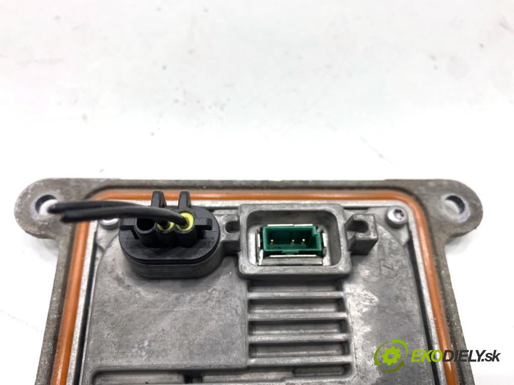 JAGUAR XF I sedan 2014 177 kW 2.0 1999 Menič XENON A71154400DG (Riadiaca jednotka xenónu)