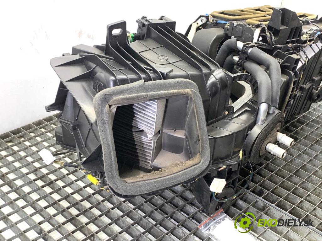 JAGUAR XF I sedan 2014 177 kW 2.0 1999 topné těleso radiátor topení komplet KOMBAJN EX23-19B555-CB (Radiátor topení)