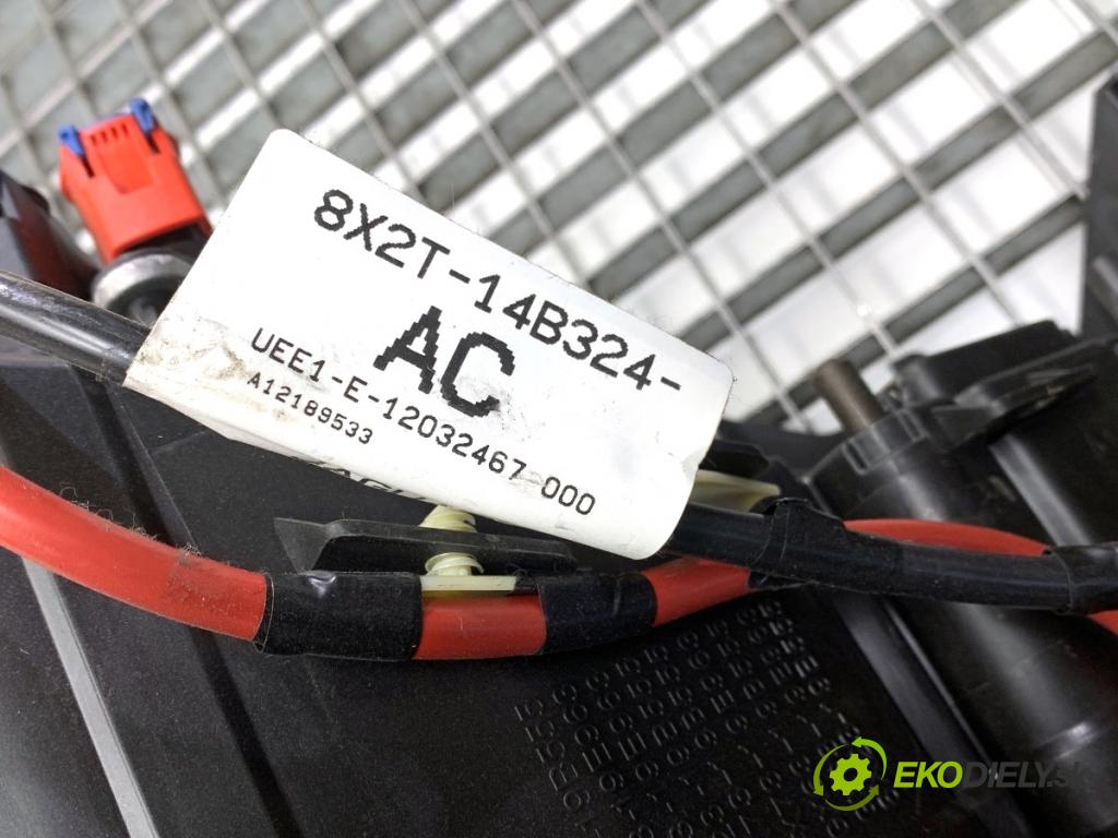 JAGUAR XF I sedan 2014 177 kW 2.0 1999 topné těleso radiátor topení komplet KOMBAJN EX23-19B555-CB (Radiátor topení)