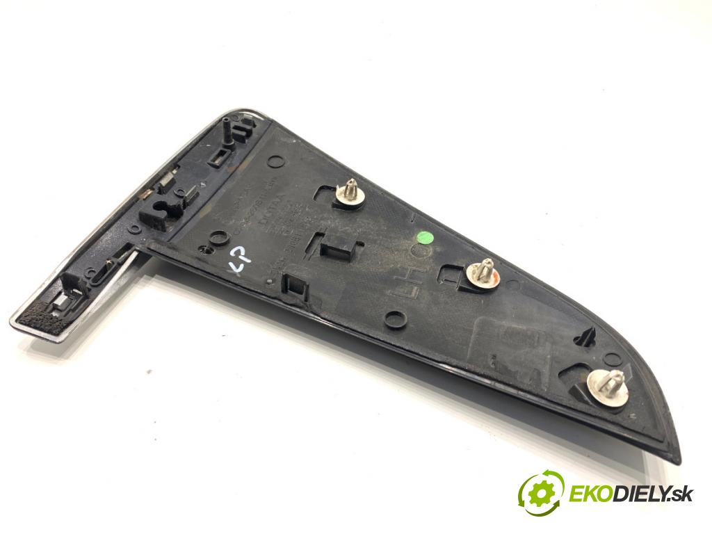 JAGUAR XF I sedan 2014 177 kW 2.0 1999 Mriežky blatníka ľavá strana CX23-280B11-A