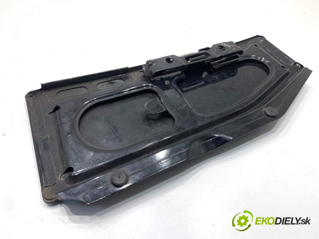 MERCEDES-BENZ SPRINTER 3,5-t Tourer Bus Autobus 2022 125 kW 317 CDI (907.731, 907.733, 907.735) 1950 dvířka nádrže paliva A9107500000 (Klika dveří ostatní)