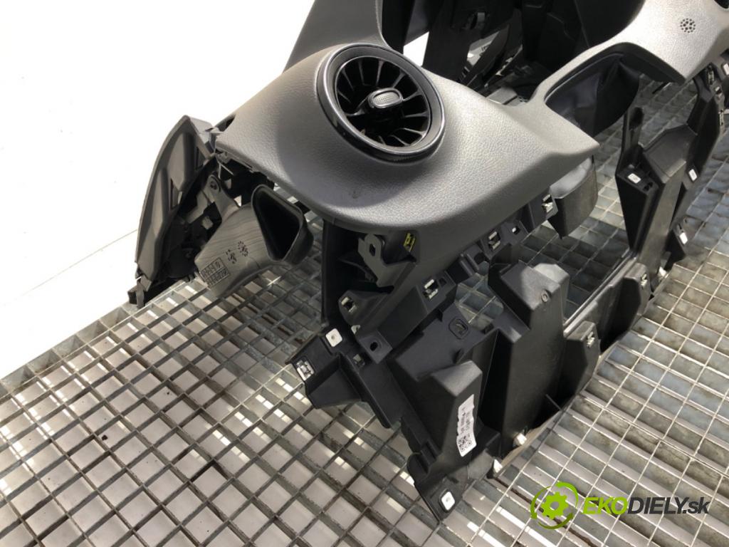 MERCEDES-BENZ SPRINTER 3,5-t Tourer Bus Autobus 2022 125 kW 317 CDI (907.731, 907.733, 907.735) 1950 palubní doska A9106800600 (Palubní deska)