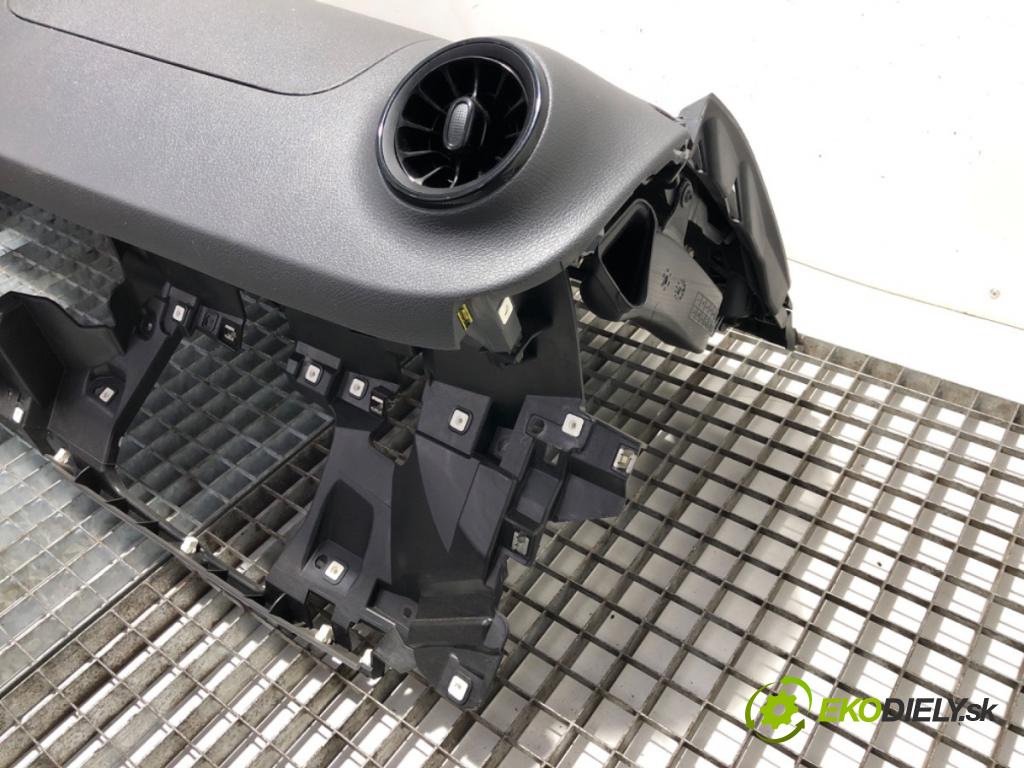 MERCEDES-BENZ SPRINTER 3,5-t Tourer Bus Autobus 2022 125 kW 317 CDI (907.731, 907.733, 907.735) 1950 palubní doska A9106800600 (Palubní deska)