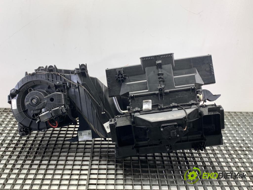 MERCEDES-BENZ SPRINTER 3,5-t Tourer Bus Autobus 2022 125 kW 317 CDI (907.731, 907.733, 907.735) 1950 topné těleso radiátor topení KOMBAJN A9108305801