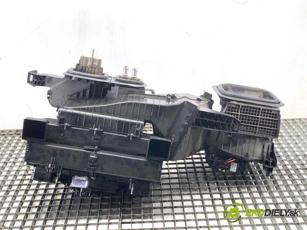 MERCEDES-BENZ SPRINTER 3,5-t Tourer Bus Autobus 2022 125 kW 317 CDI (907.731, 907.733, 907.735) 1950 topné těleso radiátor topení KOMBAJN A9108305801