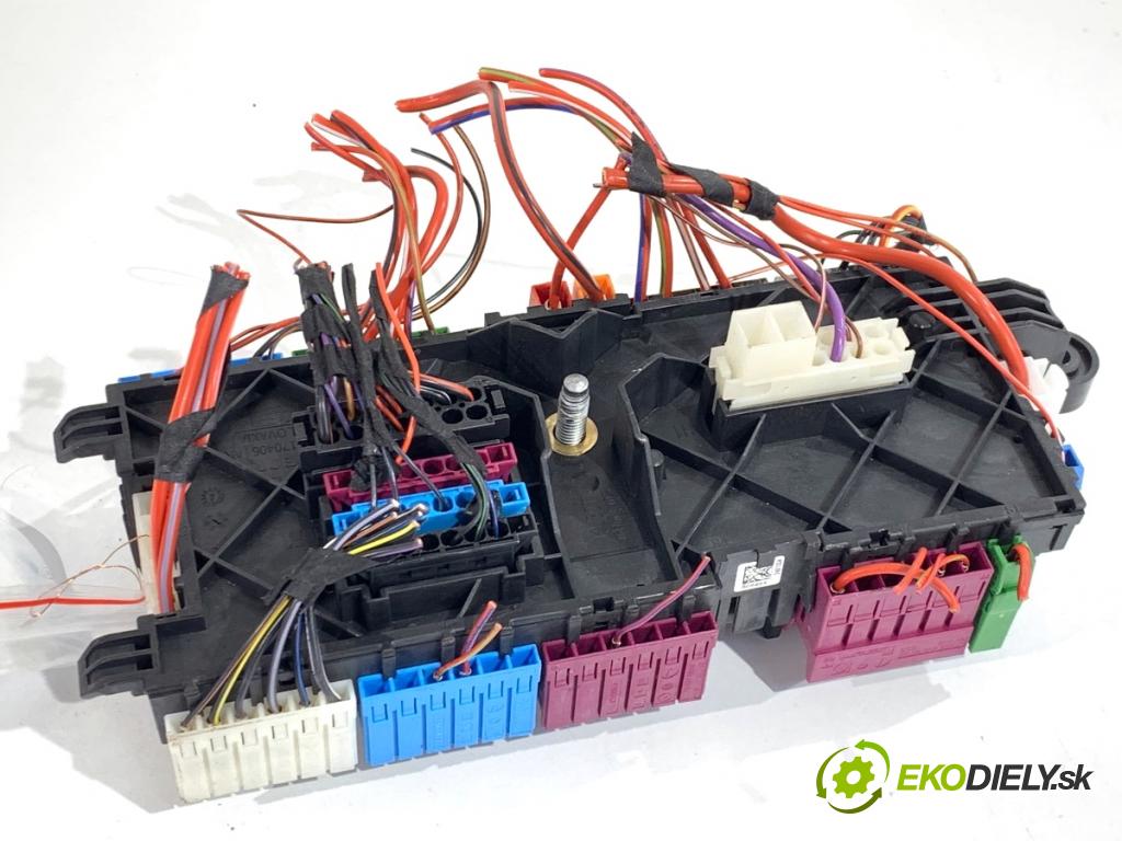 MERCEDES-BENZ SPRINTER 3,5-t Tourer Bus Autobus 2022 125 kW 317 CDI (907.731, 907.733, 907.735) 1950 Skrinka poistková A9075450100 (Poistková skrinka)