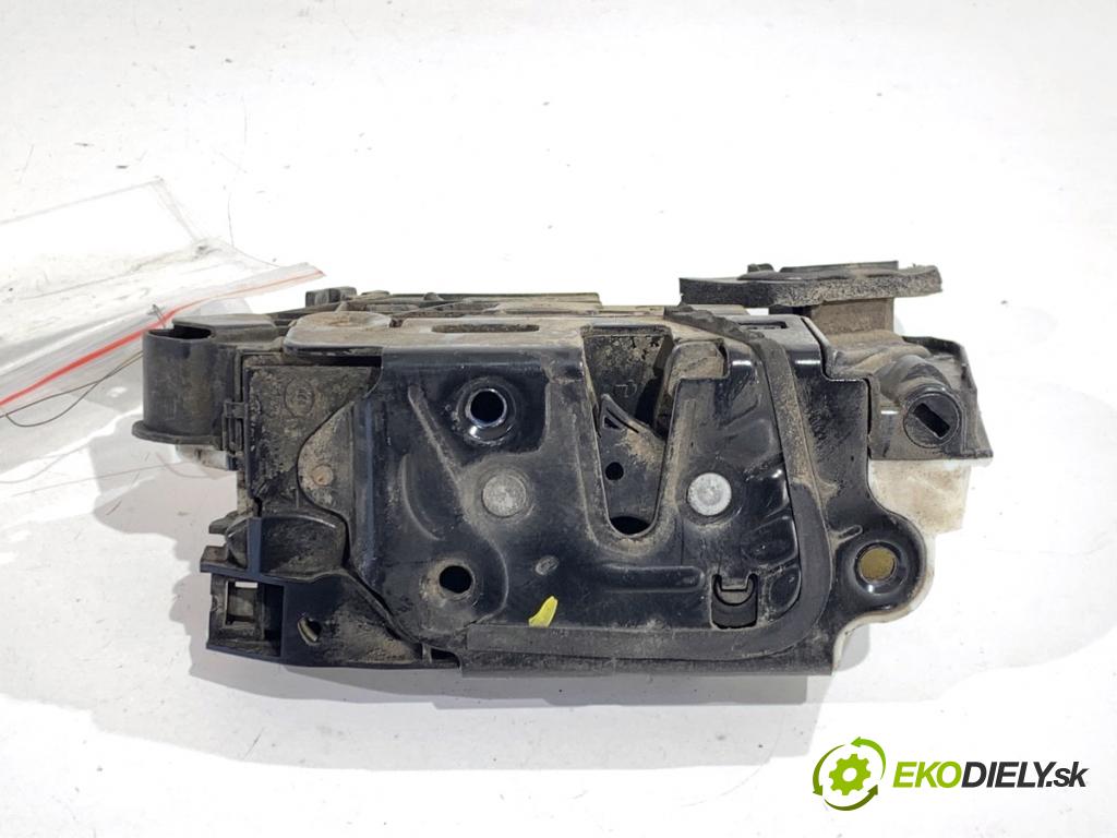 SKODA FABIA III Kombi 2016 55 kW 1.0 999 zámok dveře pravý přední část 6V1837016A