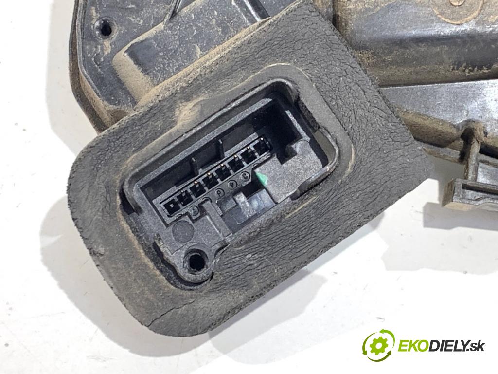 SKODA FABIA III Kombi 2016 55 kW 1.0 999 zámok dveře pravý přední část 6V1837016A