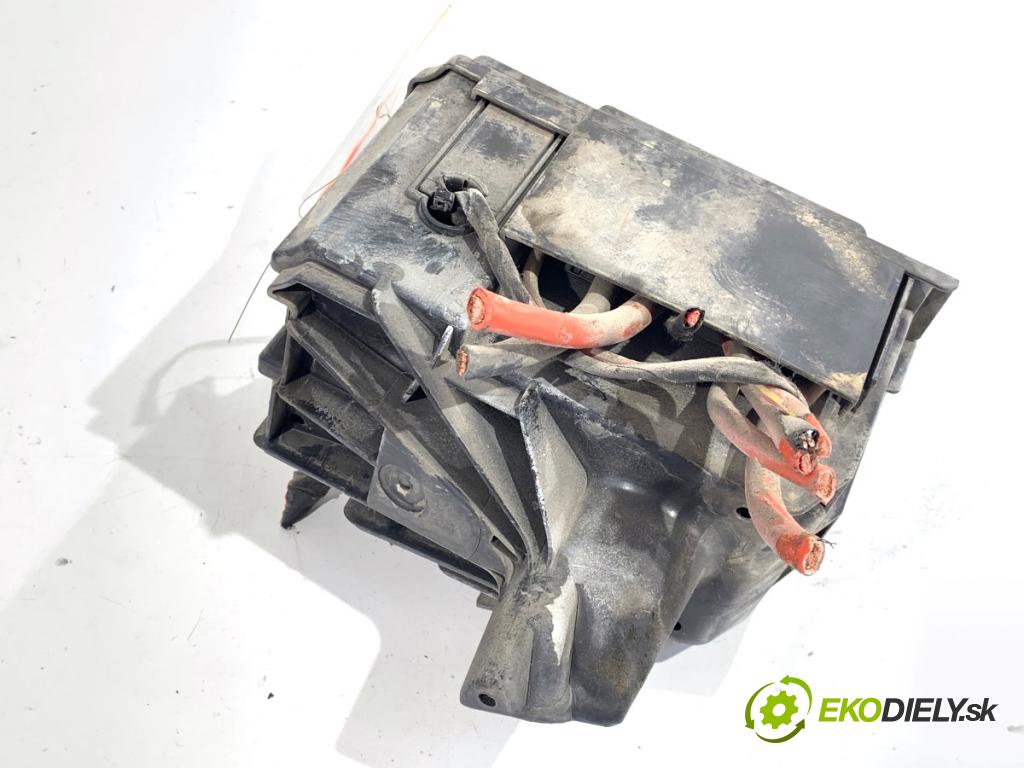 SKODA FABIA III Kombi 2016 55 kW 1.0 999 skříňka poistková 6C0937132C (Pojistková skříňka)