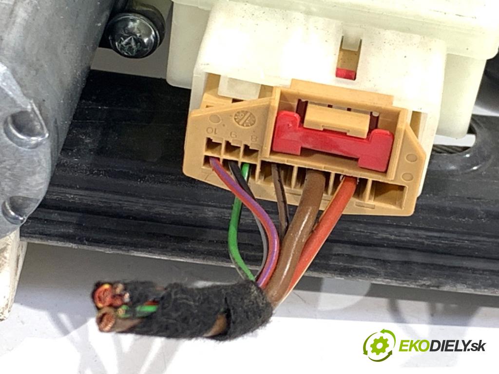 SKODA FABIA III Kombi 2016 55 kW 1.0 999 Mechanizmus okna pravy predný 5JA959812K