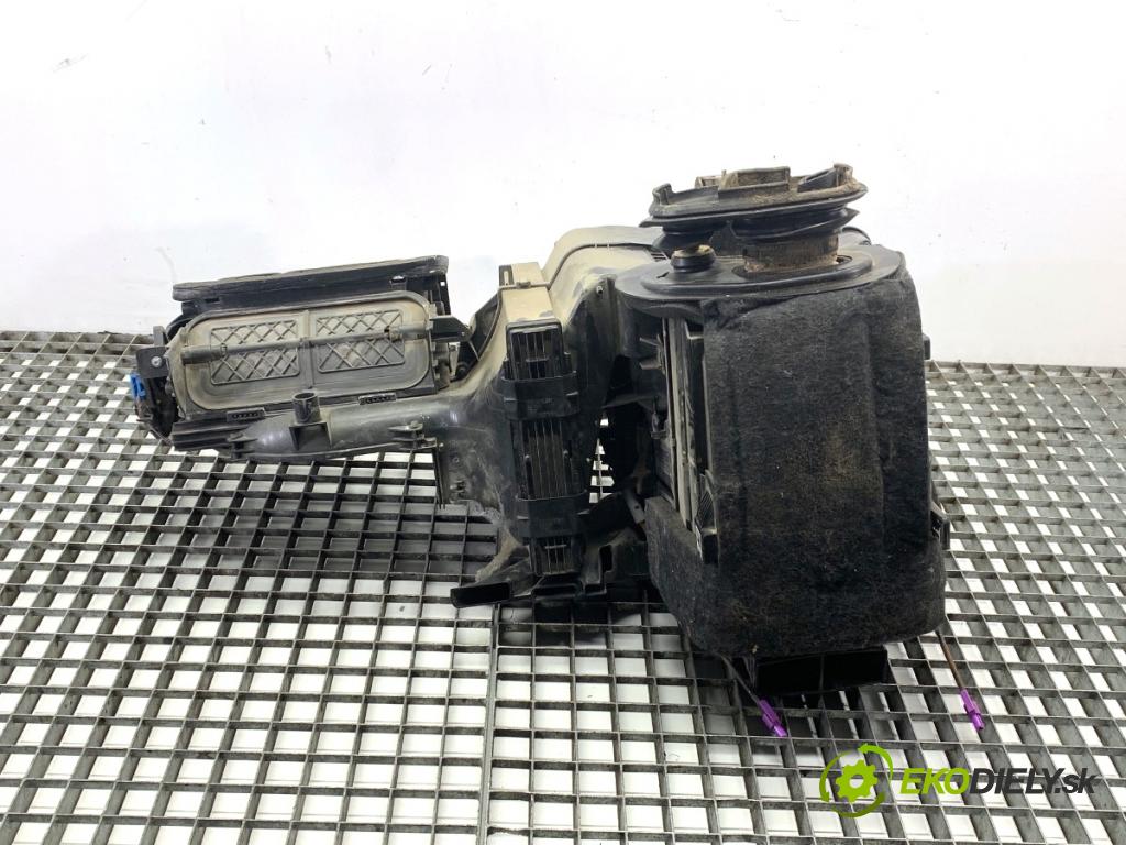 SKODA FABIA III Kombi 2016 55 kW 1.0 999 topné těleso radiátor topení komplet KOMBAJN 6Q1820308AA (Radiátor topení)