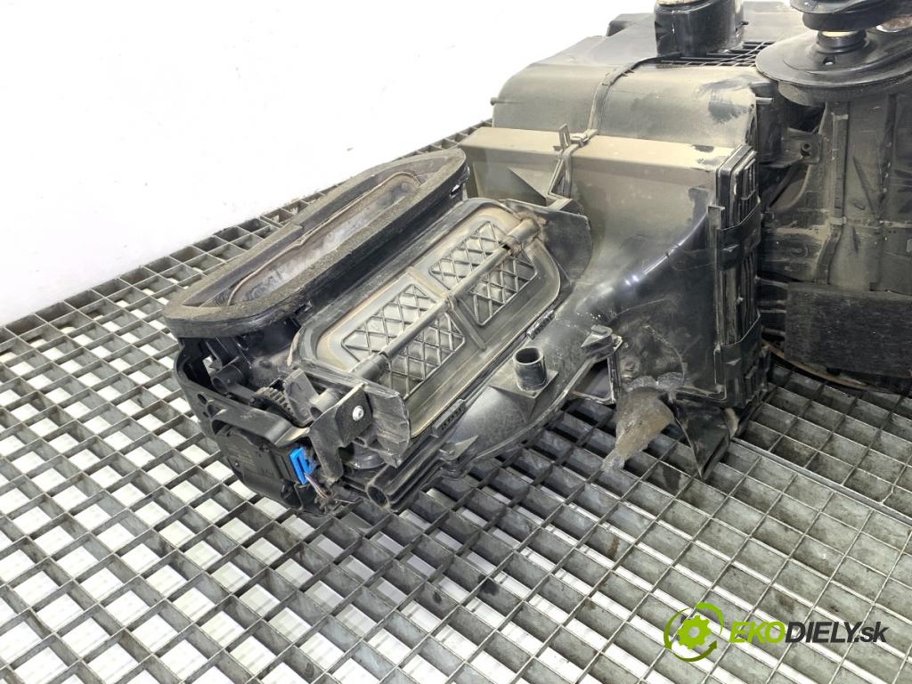 SKODA FABIA III Kombi 2016 55 kW 1.0 999 topné těleso radiátor topení komplet KOMBAJN 6Q1820308AA (Radiátor topení)