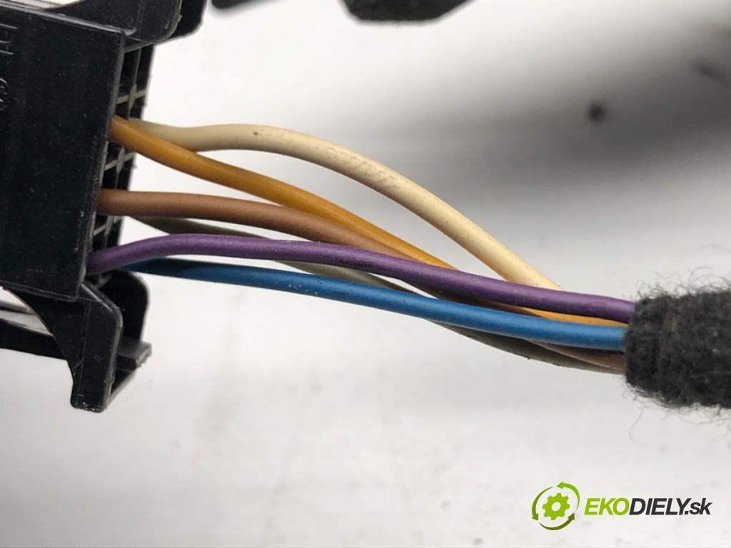 SKODA FABIA III Kombi 2016 55 kW 1.0 999 zpětné zrcátko pravý