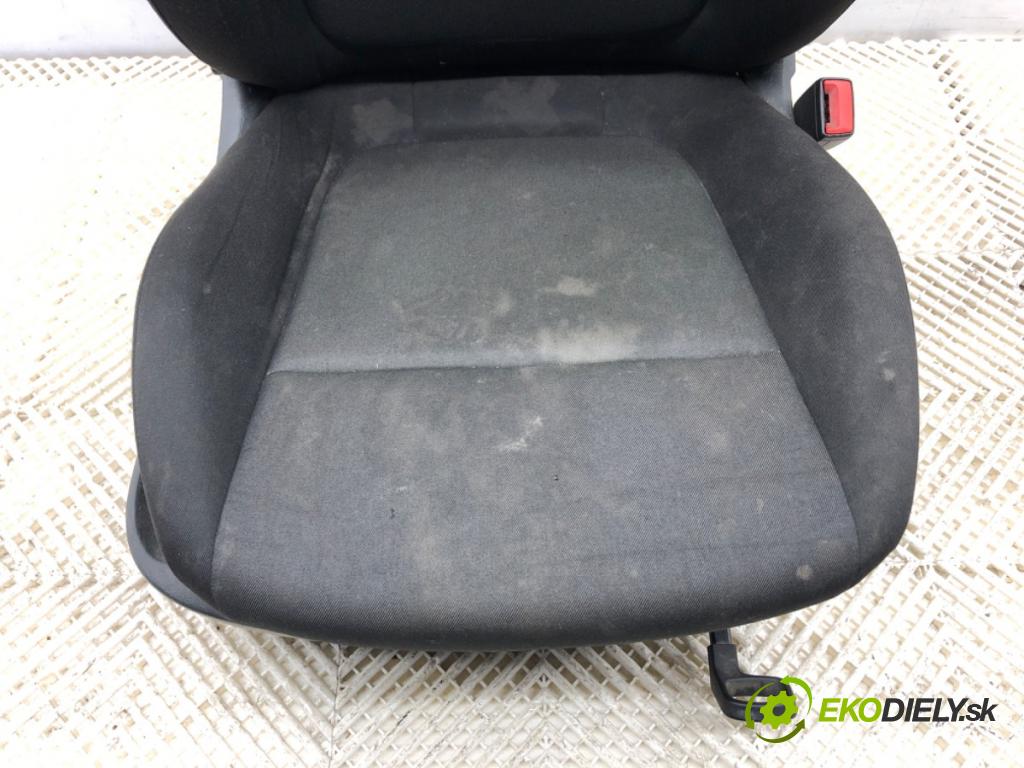 SKODA FABIA III Kombi 2016 55 kW 1.0 999 sedadlo pravý přední část