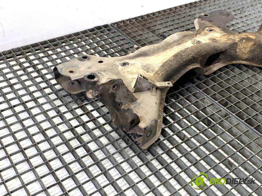 SKODA FABIA III Kombi 2016 55 kW 1.0 999 výztuha pod motor  (Přední výztuha)