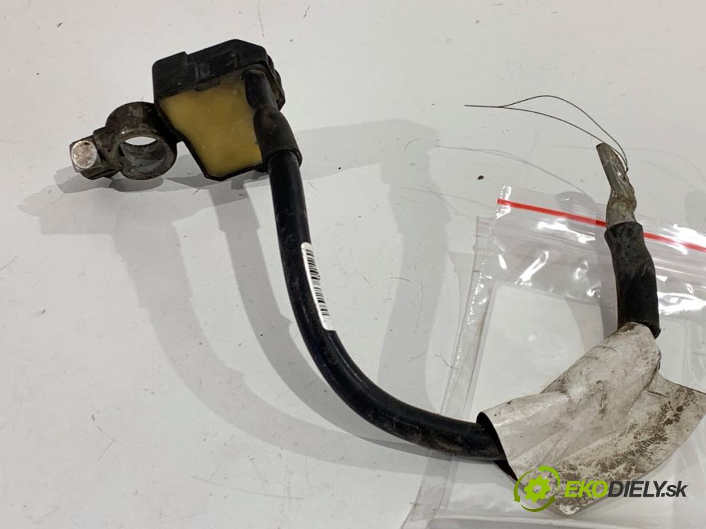 SKODA FABIA III Kombi 2016 55 kW 1.0 999 svorka MINUS 6C0915181A