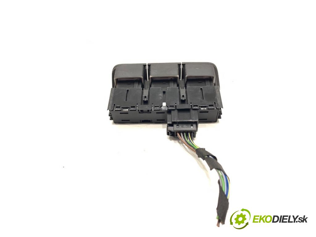 SKODA FABIA III Kombi 2016 55 kW 1.0 999 Panel přepínač 6V1927238B